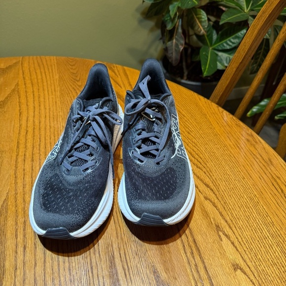 Hoka Mach Size 10 Barely Worn - Picture 2 of 8